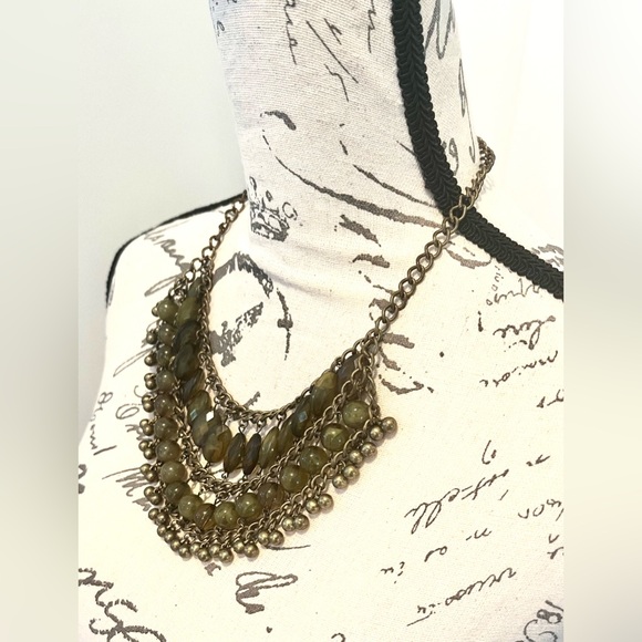 Vintage Faceted Olive Green Lucite Necklace Cascade Waterfall Bib Pewter, EUC - Picture 3 of 11